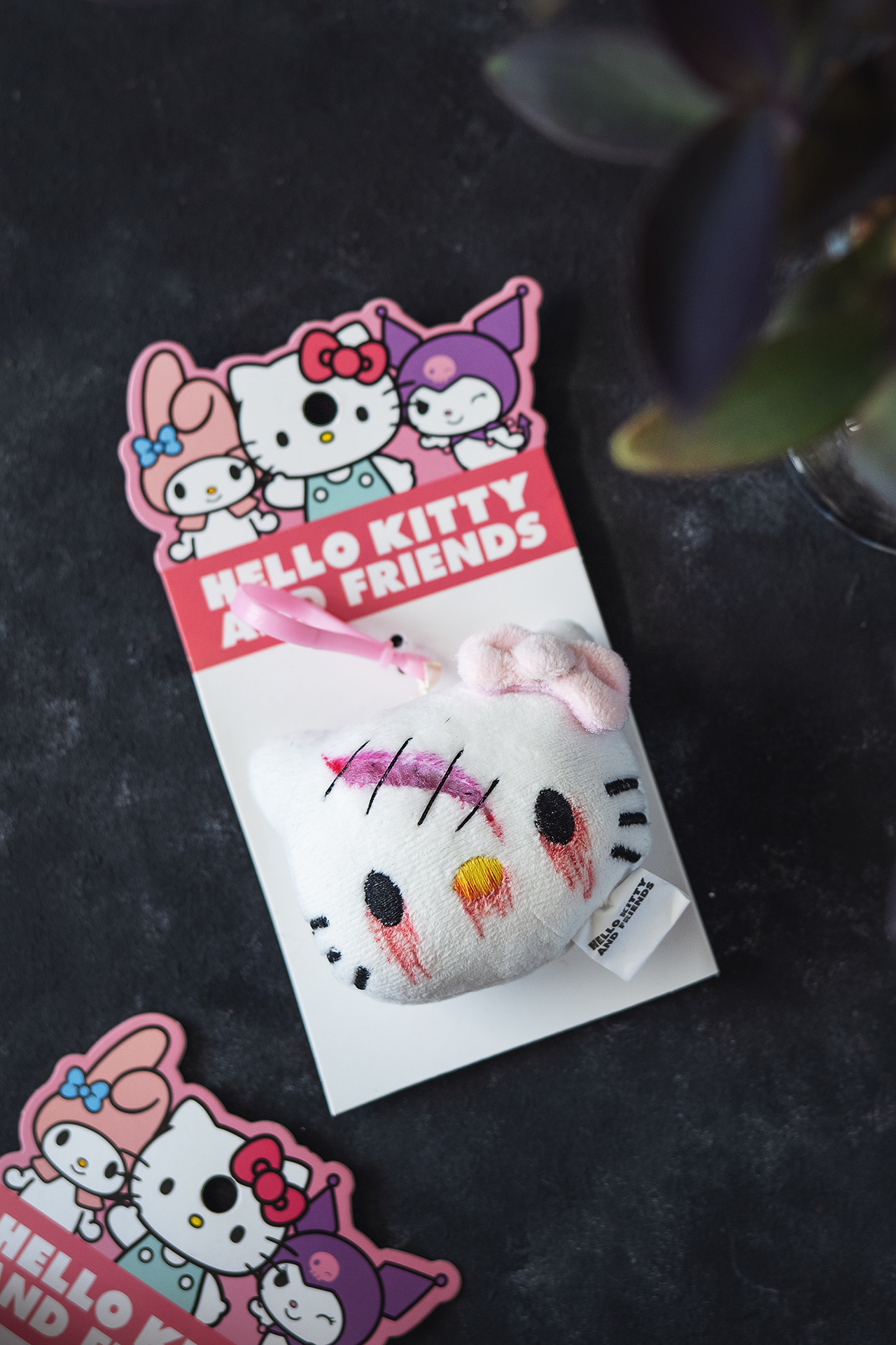 Modifyed - plyšový přívěsek – Bloody Hello Kitty Face - Obrázek 3